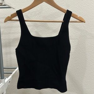 Aritzia babaton sculpt tank